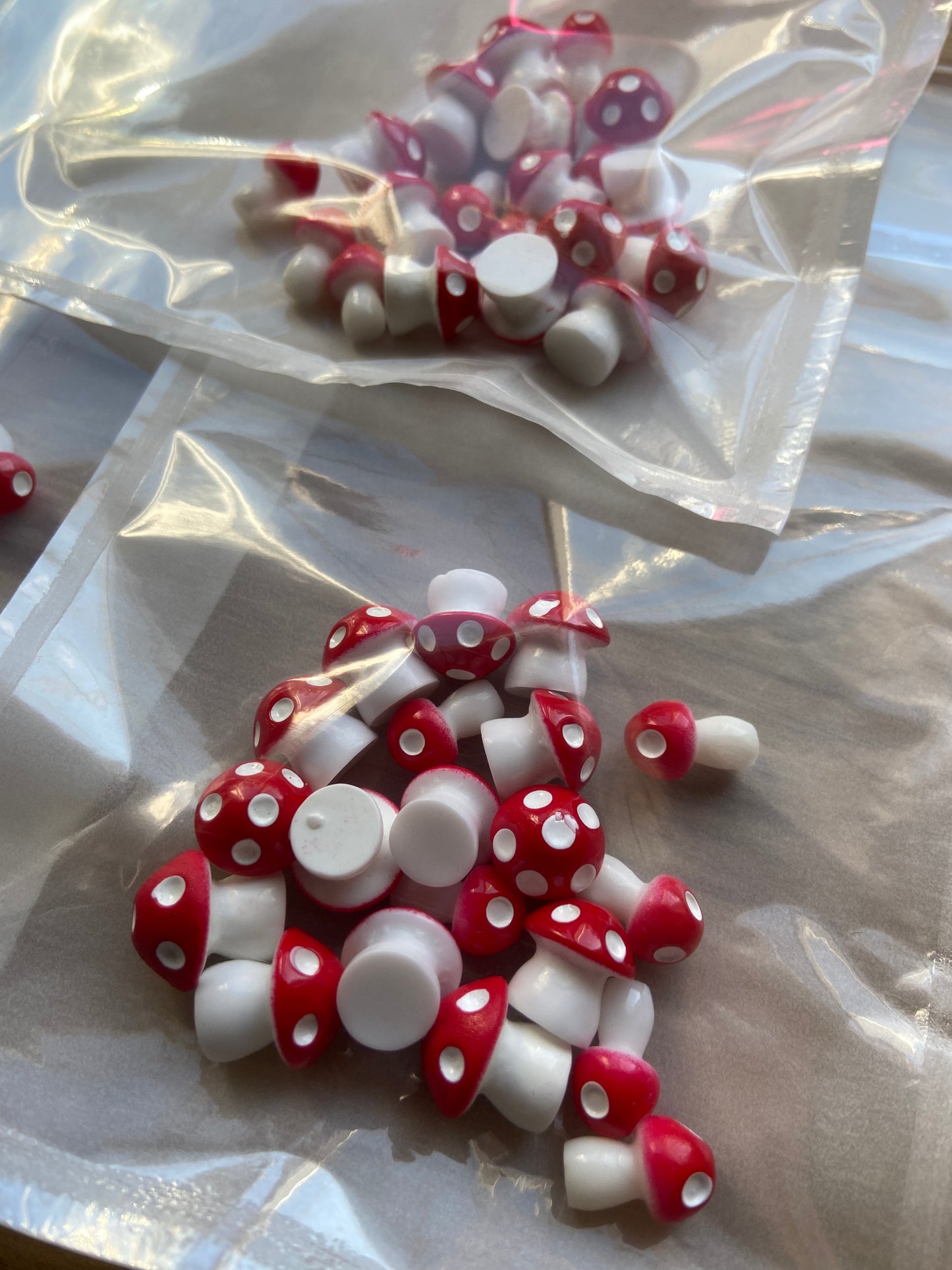 20x Imitation Fairy Toadstools (2 sizes per pack)